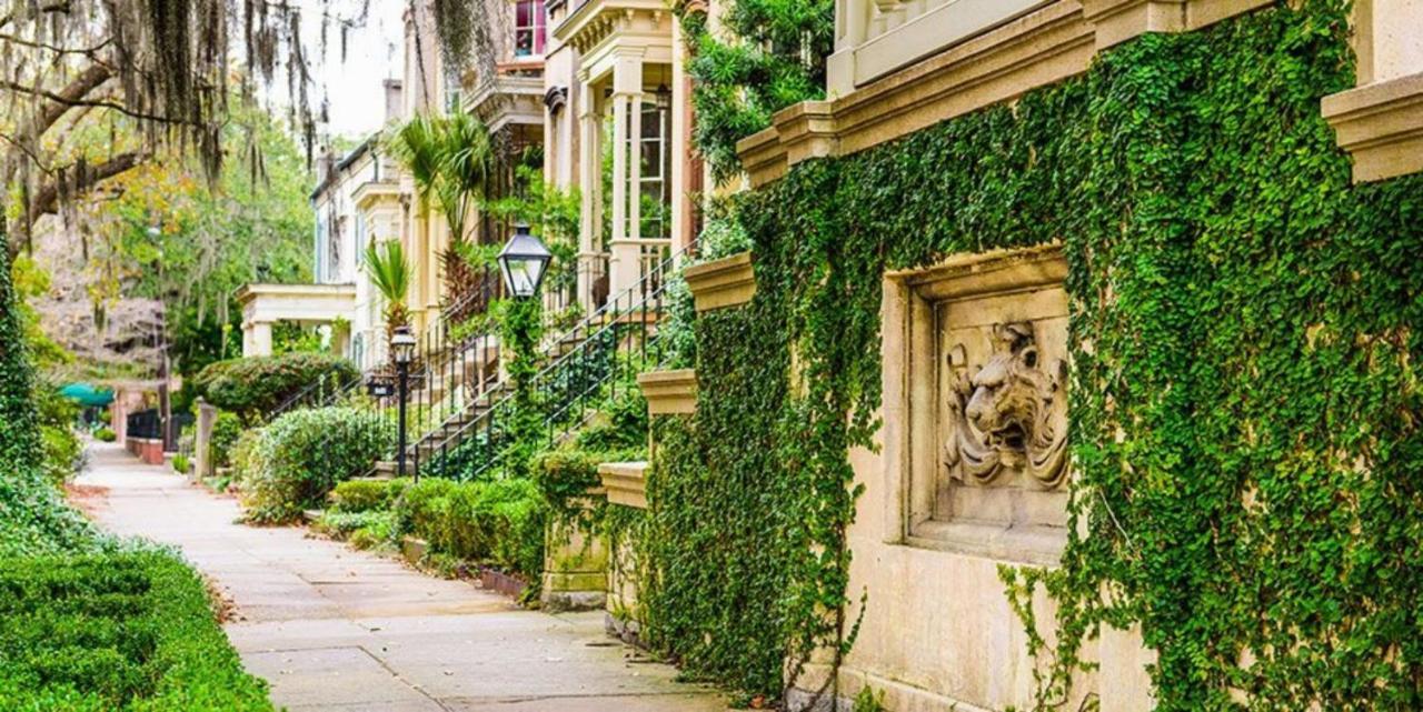Walk Score 90!!-Historic Downtown District-2 Blocks To Famous Forsyth Park- Huge Private Patio-Private Parking Savannah Exterior foto